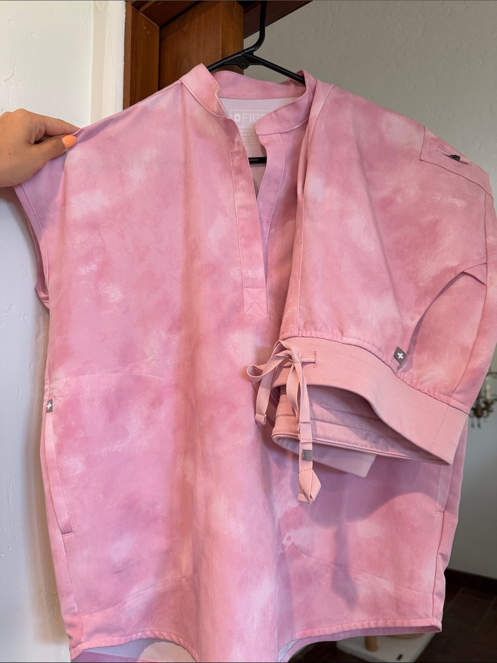 FIGS Pink/White Rafaela Oversized Scrub Top & Zamora Jogger Scrub Pants